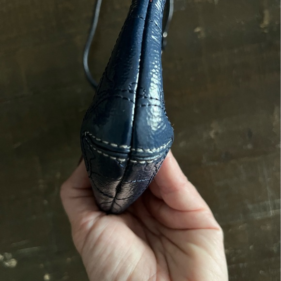 Coach patent leather wristlet - Picture 6 of 9